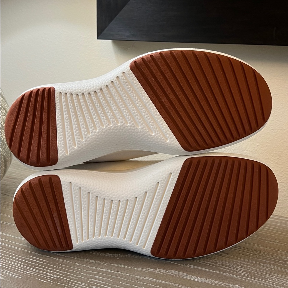 NWOT, Allbirds Women's Wool Runner-up Mizzles. - Picture 9 of 9